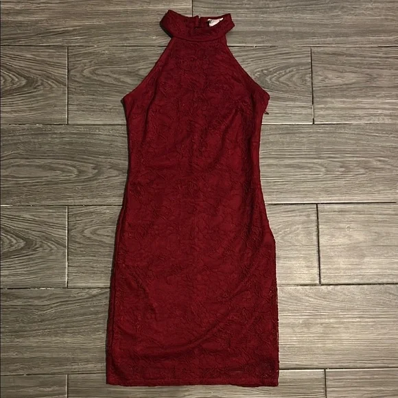 One Clothing Scarlet Lace Halter Dress with High Neckline size S - Picture 2 of 7